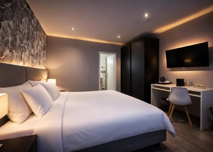 La Reine Hôtel, City Centre